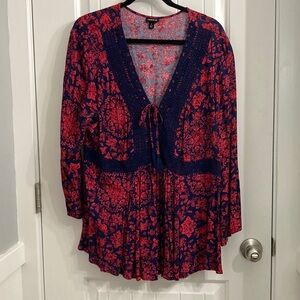 Floral V-Neck Women's Top - Red and Blue